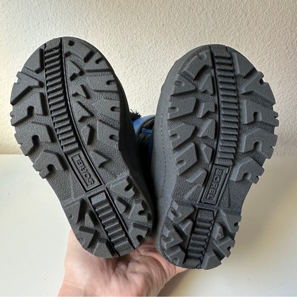 Mids Sorel size 7 snow boots - Picture 4 of 5